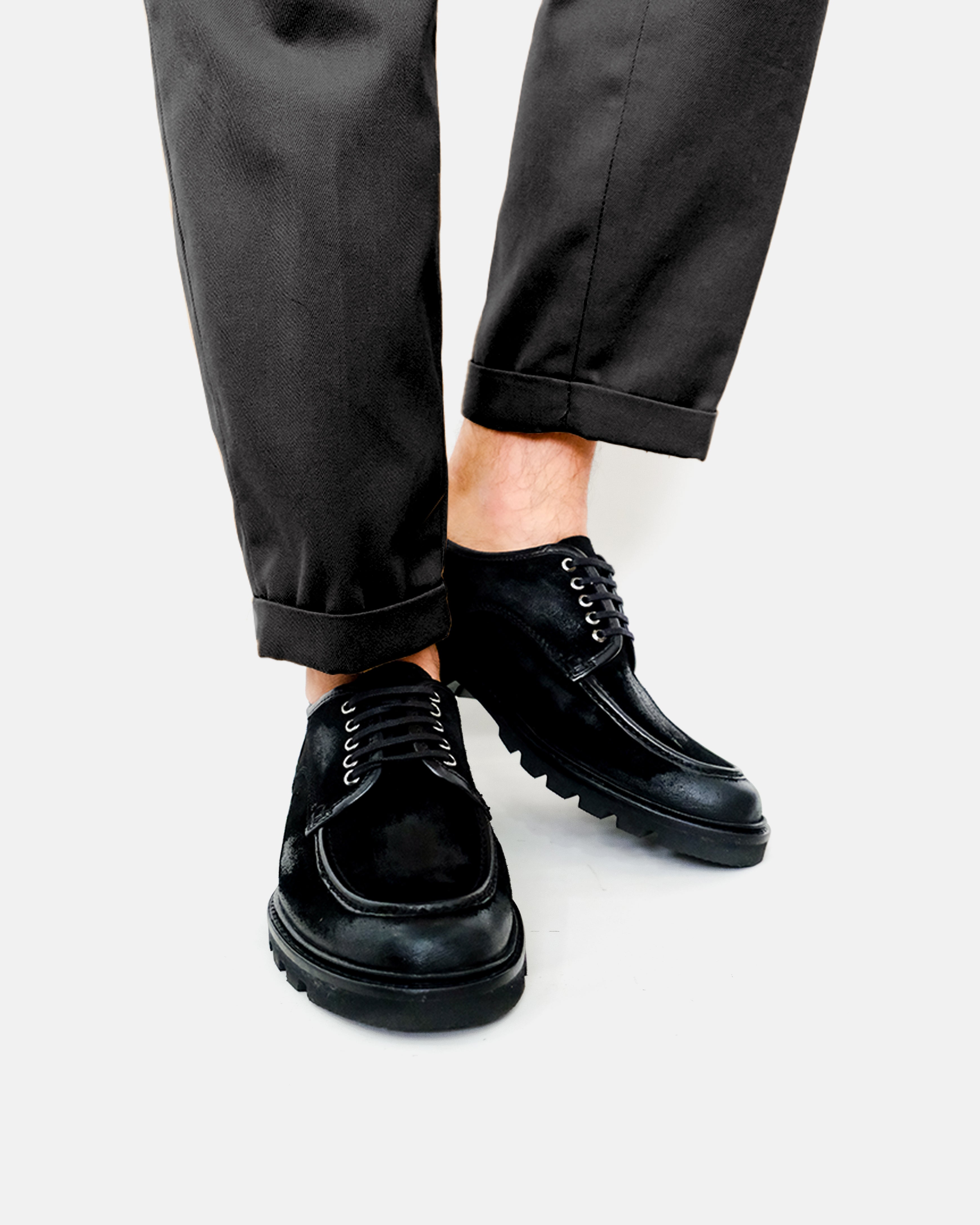 ORILLO derby negro vista lateral detalle suela alta tracción
