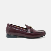 ALBA horsebit loafer mujer burgundy herraje dorado vista frontal elegante
