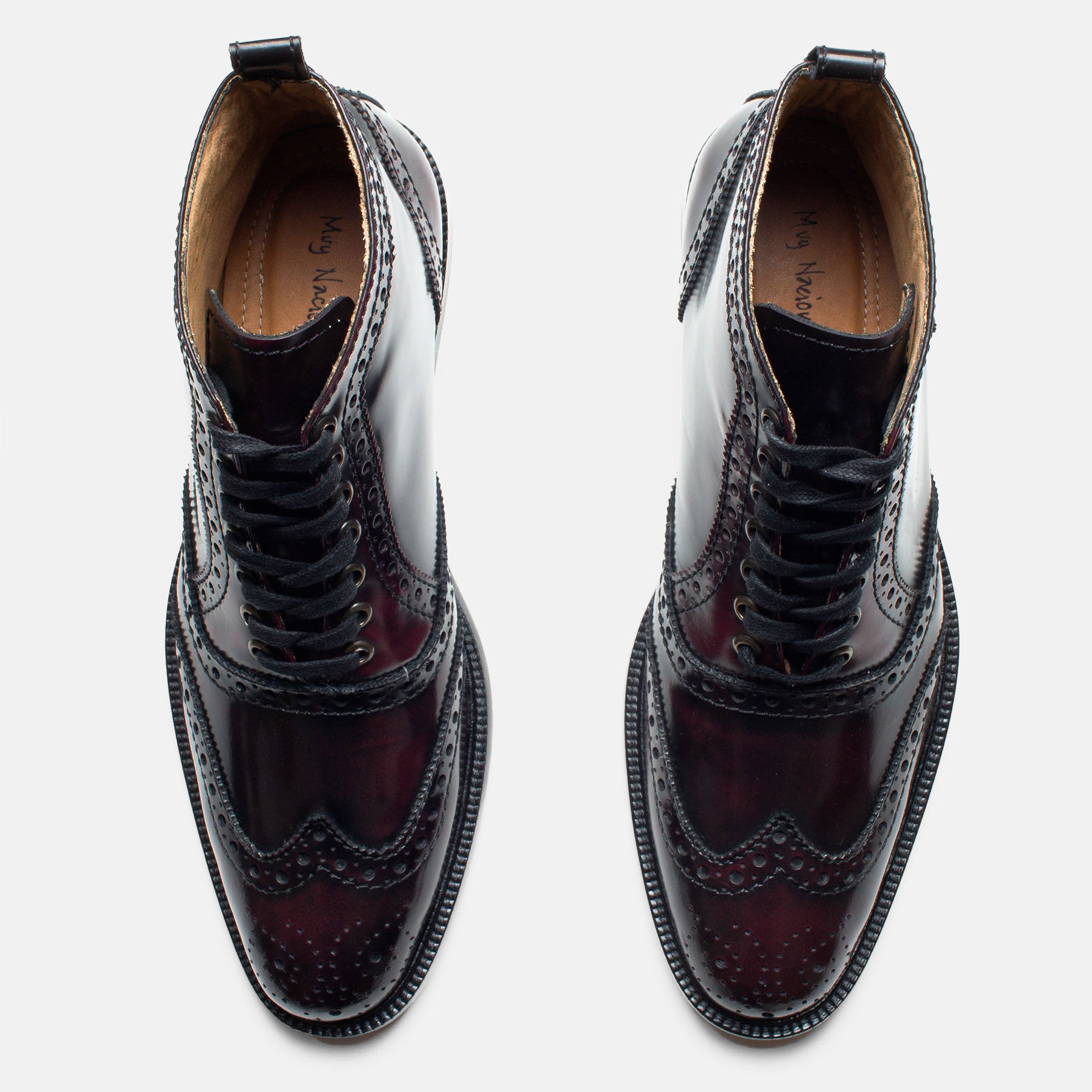 CATRIN brogue wing tip botín burgundy detalle construcción artesanal México
