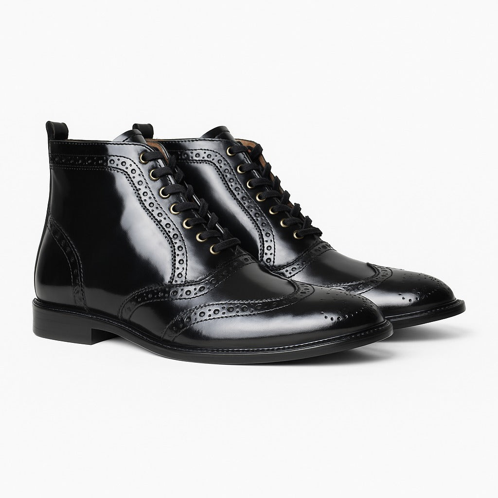 CATRIN brogue wing tip botín negro vista diagonal presencia por los detalles
