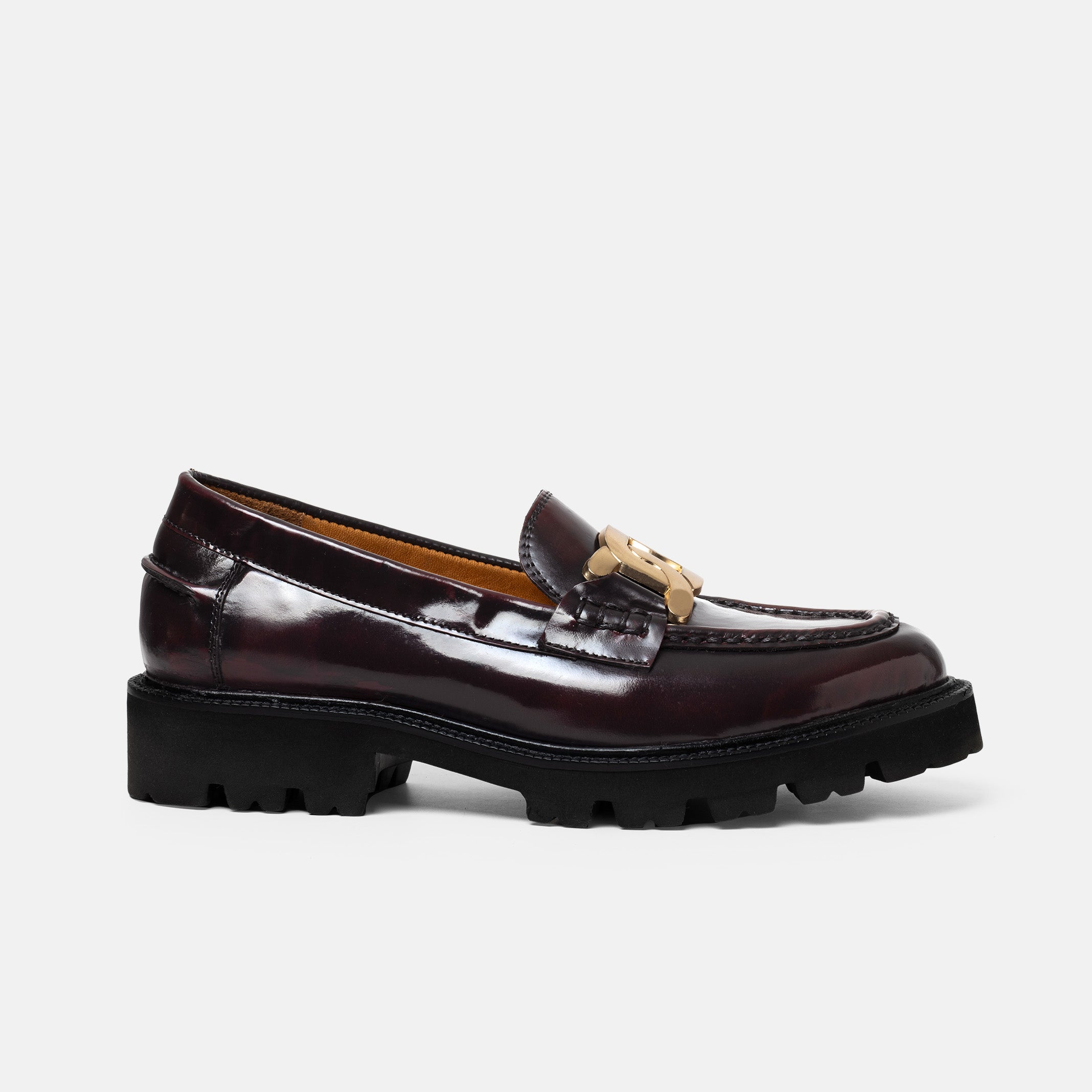 CATRINA mocasín mujer burgundy herraje dorado vista frontal León Guanajuato
