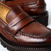 MAJA loafer chunky mujer london detalle costura frontal artesanal
