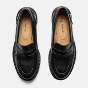 MAJA zapato mocasín mujer negro vista superior diseño contemporáneo
