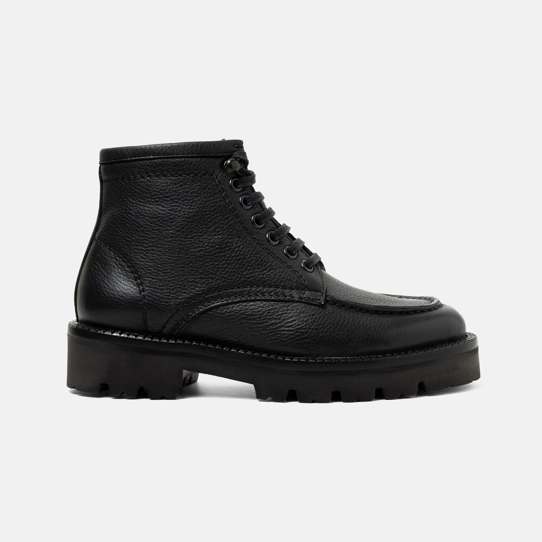 PETATERA bota mujer negro Feather Walk vista frontal hecha en México
