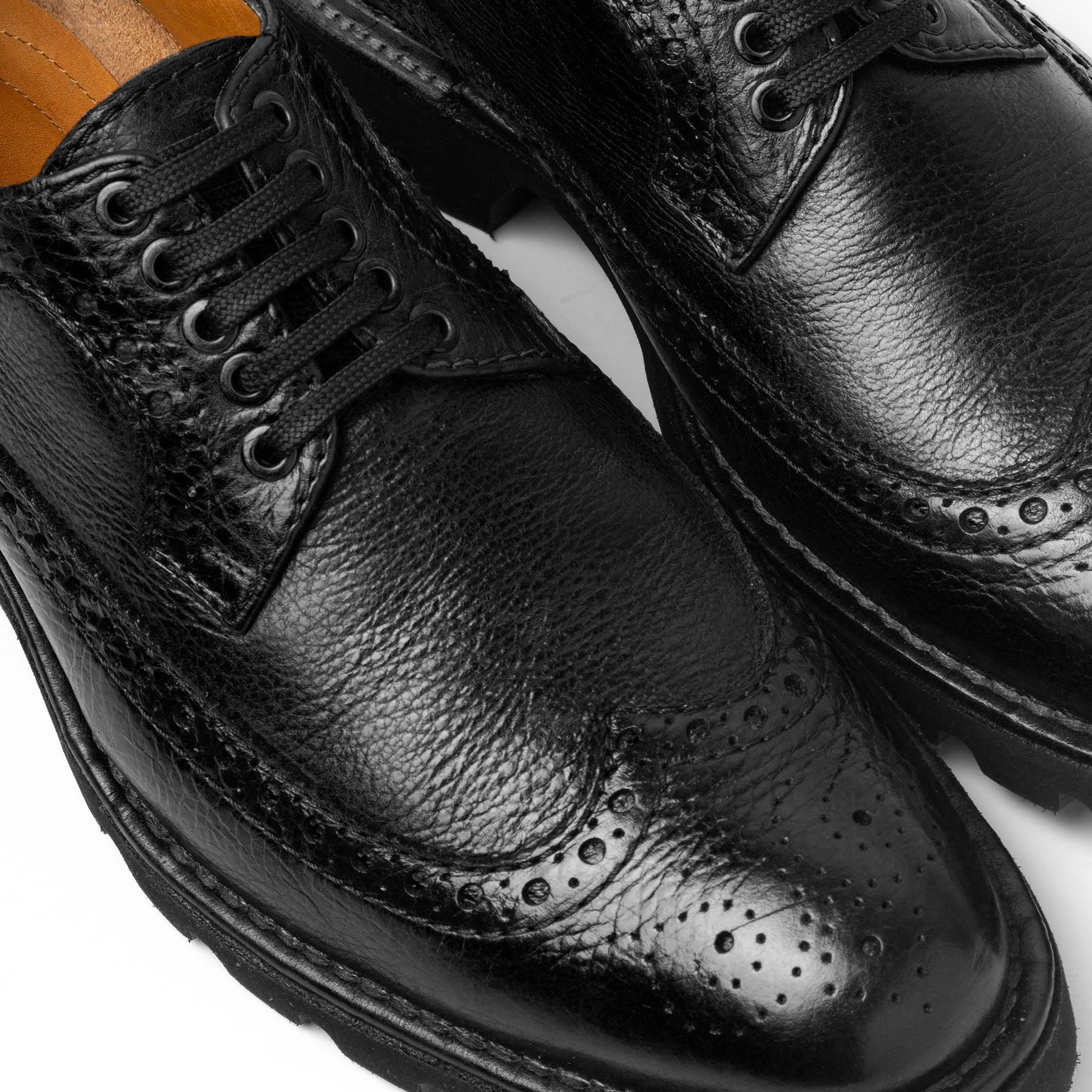 REBOZO brogue negro detalle construcción San Crispino edición limitada México

