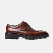 SABRA derby marrón bordo tejido a mano vista frontal Feather Walk
