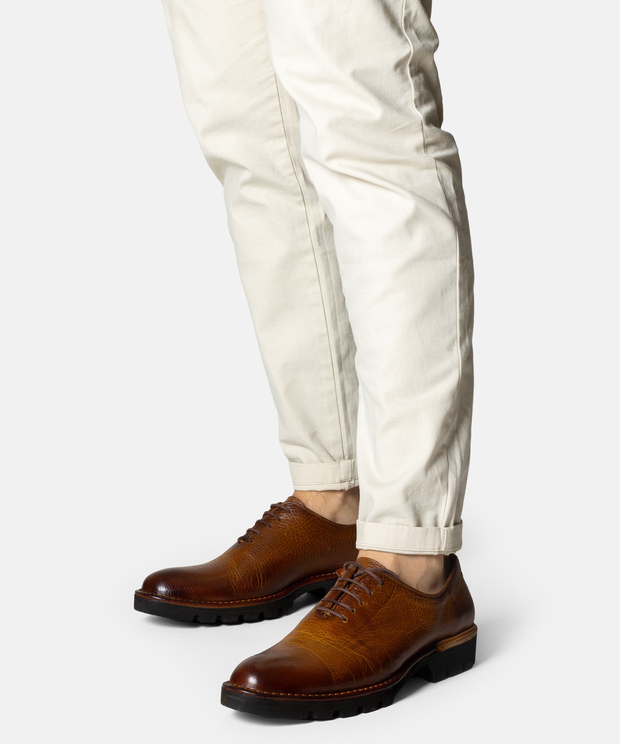 SARAPE oxford miel vista lateral suela ligera dentada hecho a mano
