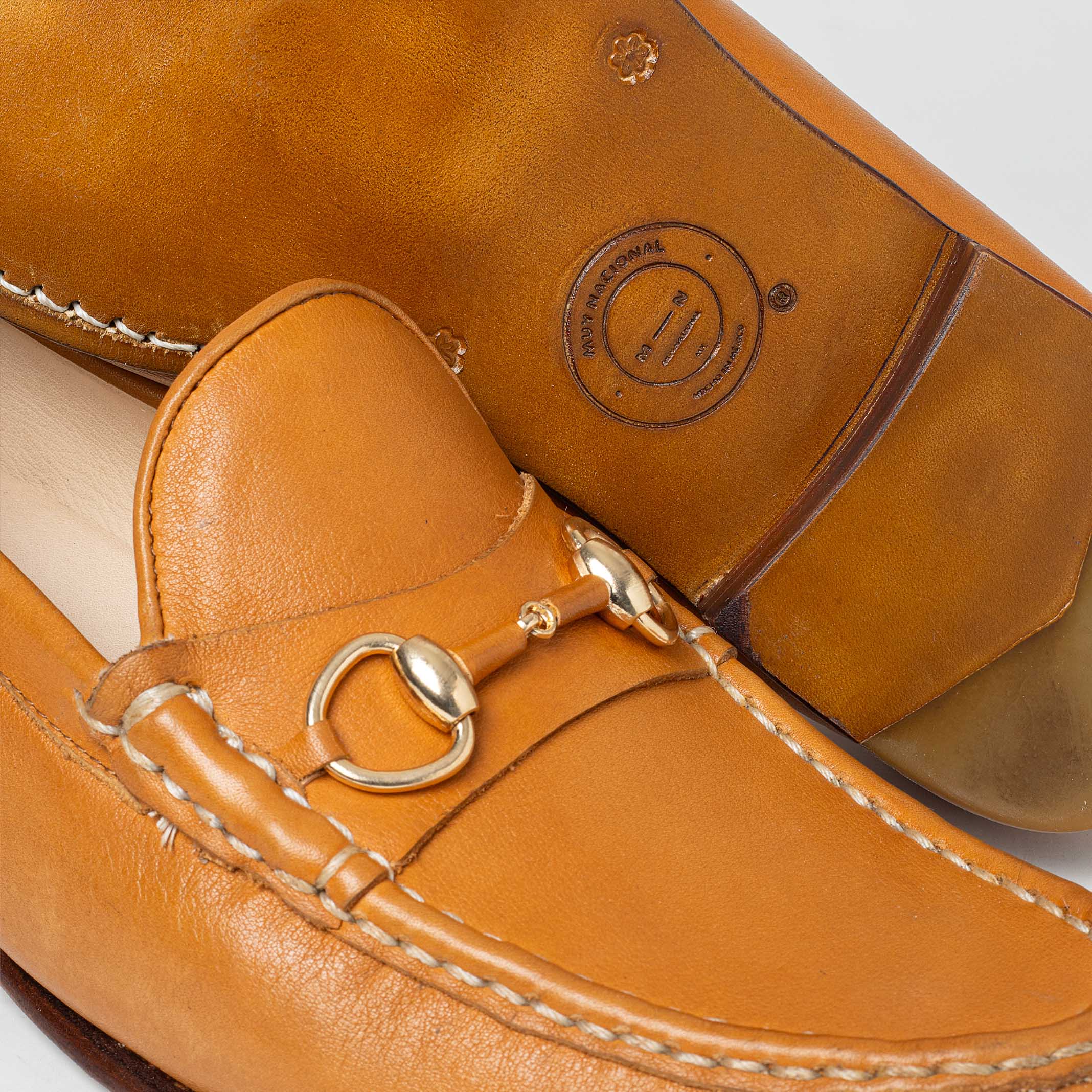 Mocasín TIENTO de Piel Suave Hecho a Mano en México | Muy Nacional – Vista trasera
