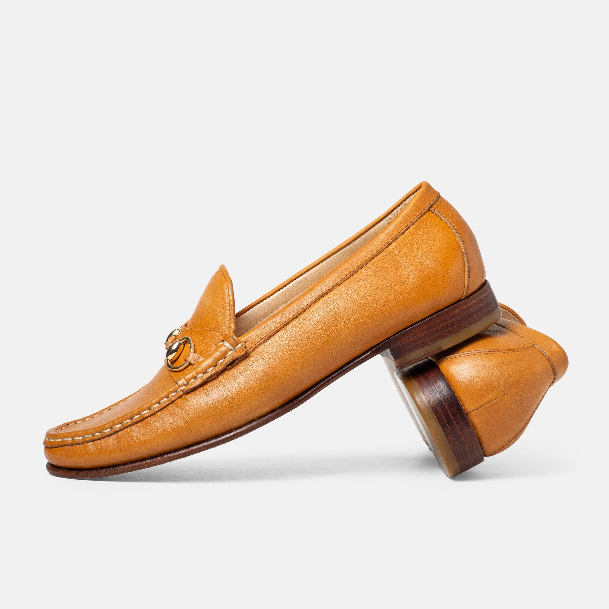 Mocasín TIENTO de Piel Suave Hecho a Mano en México | Muy Nacional – Vista en uso