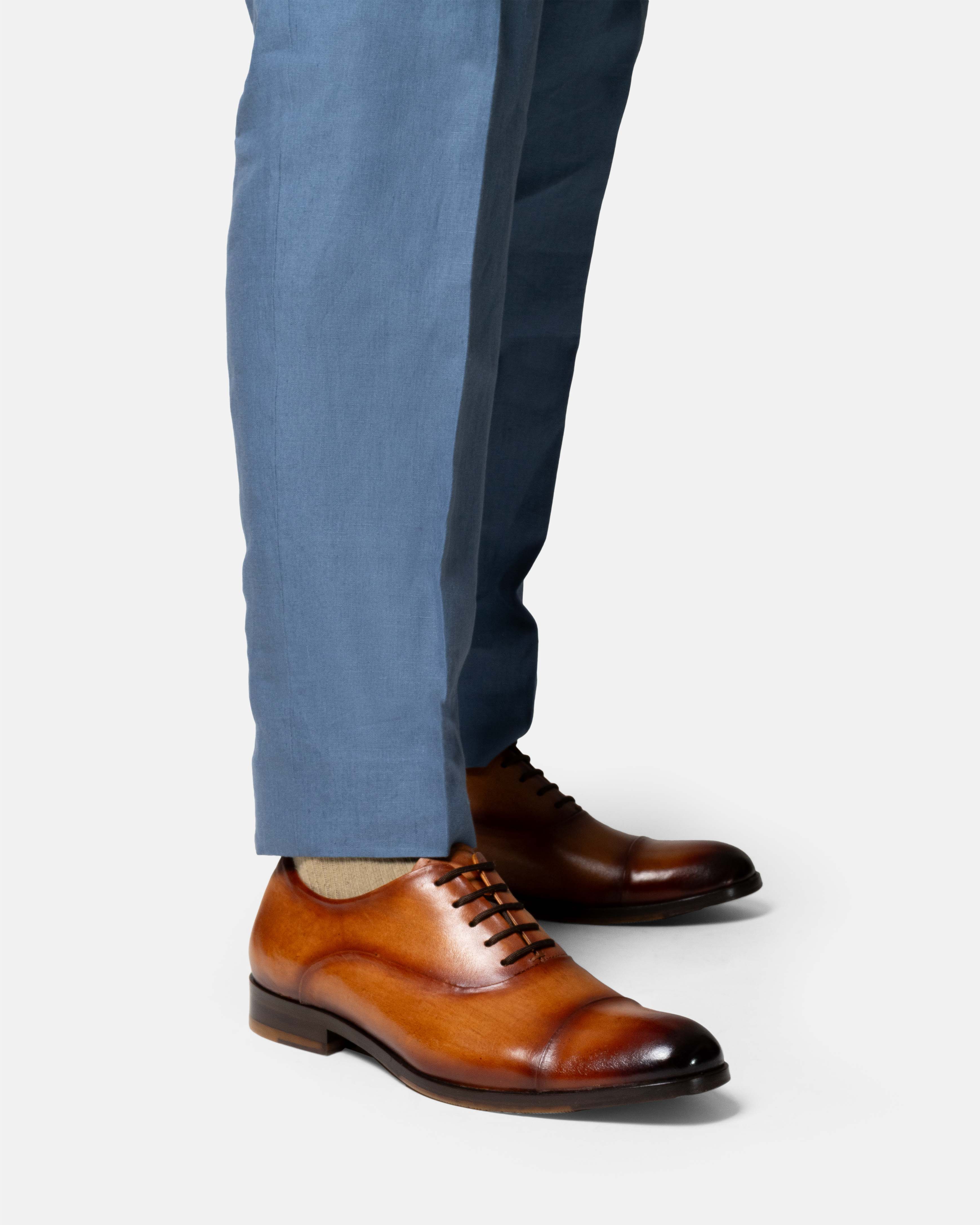 UMAN oxford cap toe caramel vista lateral degradado sutil puntera
